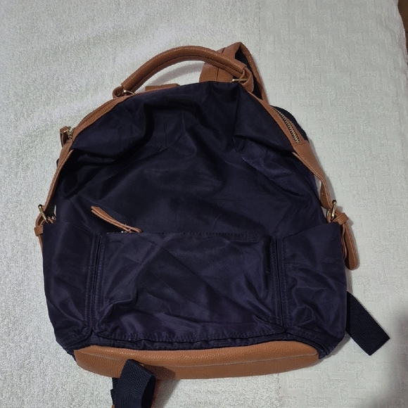 Tommy Bahama Backpack - Picture 10 of 10